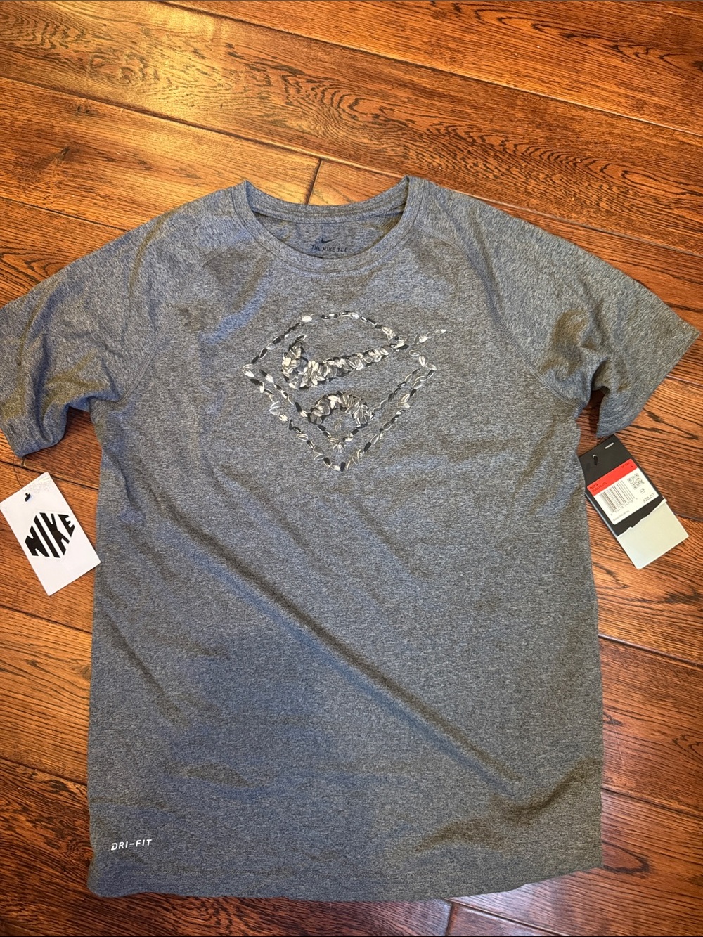 Nike Gray NWT Dri-FIT Short Sleeve Tee with Sunflower seeds baseball design YL